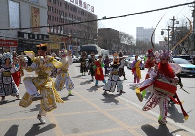庆城：正月初八南北非遗同台 中华战舞邂逅黄土雄风