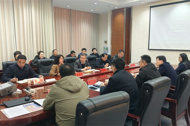 张鸿举与深圳鹰及汽车有限公司董事长周飞鲲进行座谈