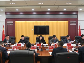 郭丽君主持召开十九届县政府第68次常务会议