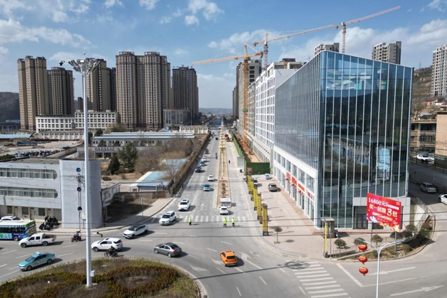 策马笃行建项目 奋楫争先提速效 